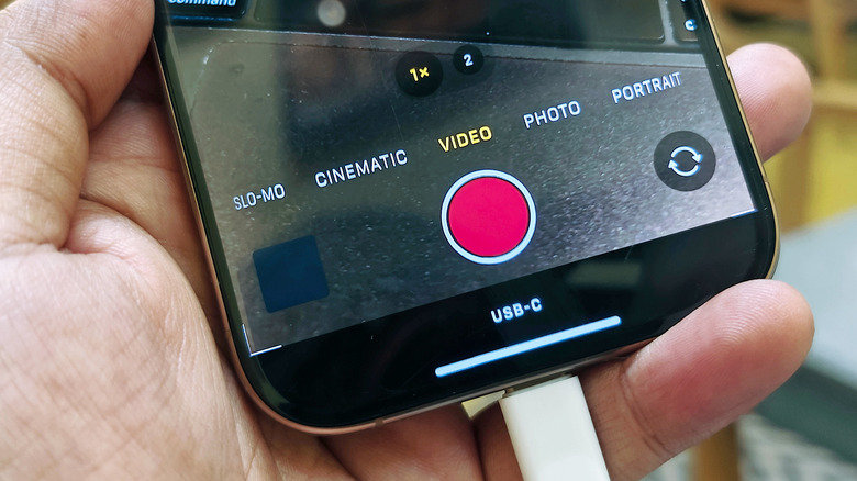 Recording iPhone videos directly on an external storage device