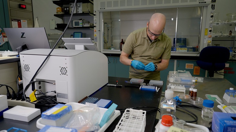 Expert testing a medicine 3d printer