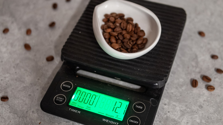 Coffee scale measures 12.1 grams of coffee