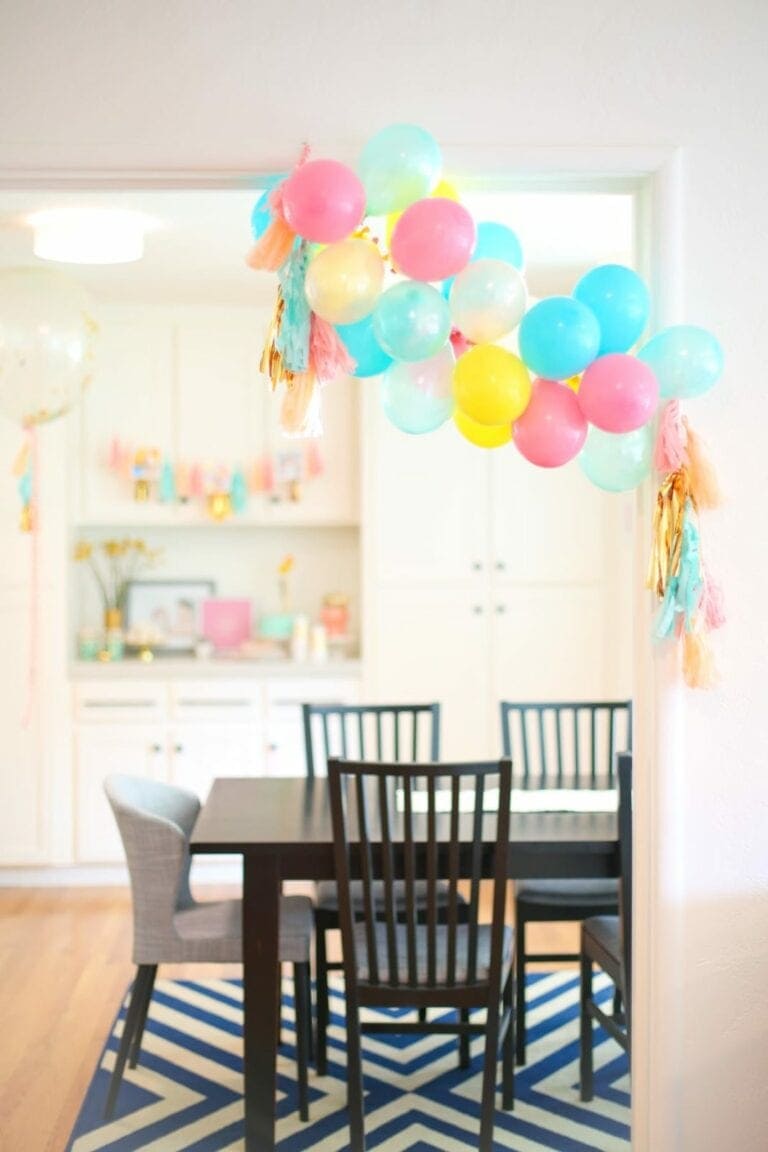 How to make a balloon garland for a birthday party