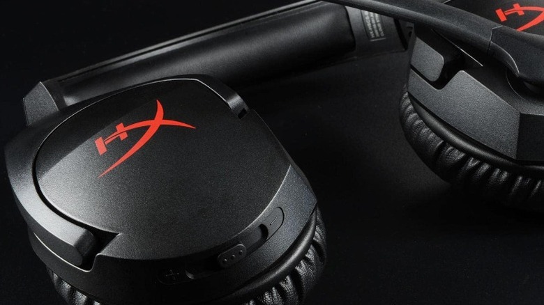 HyperX Cloud Stinger headset with rotating earcups.