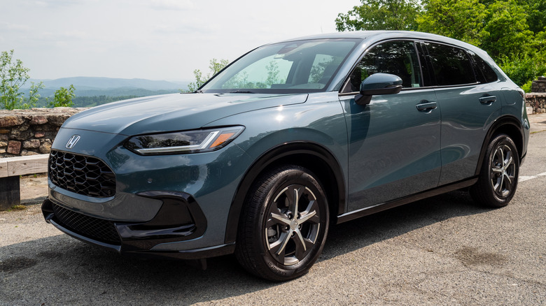 2023 Honda HR-V EX-L parked