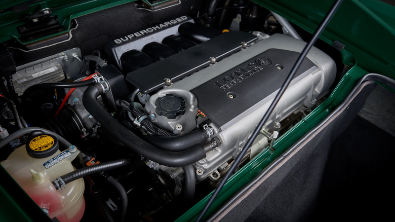 Supercharged Toyota 2ZZ engine in a Lotus Elise