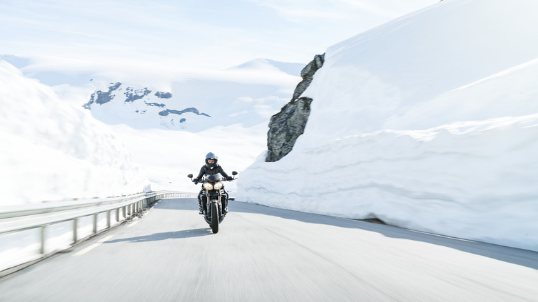 motorcycle driving in winter