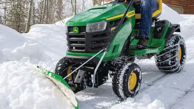 John Deere 100 series snow blade