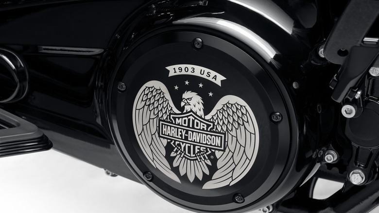 A Harley-Davidson Eagle Bar & Shield derby cover