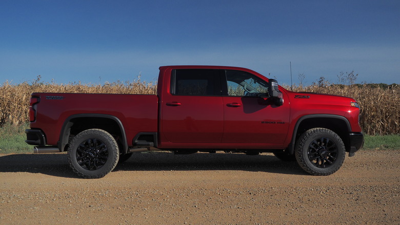 2025 Chevrolet Silverado 2500 HD profile