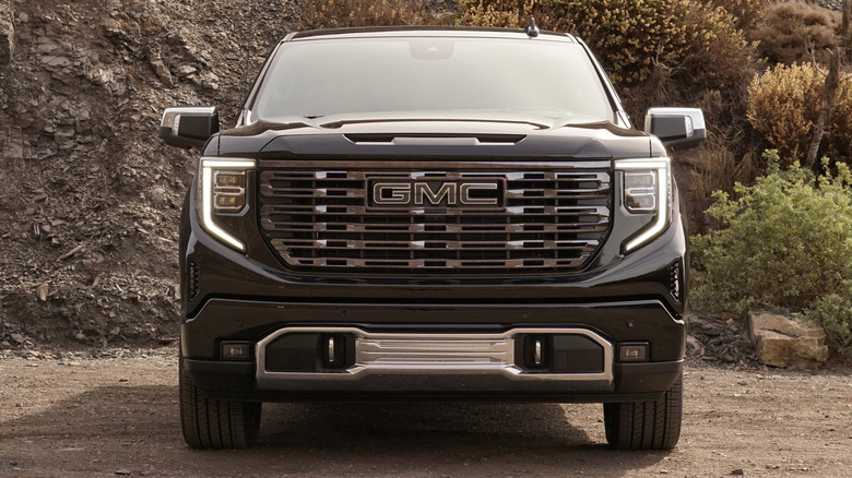 2025 GMC Sierra 1500 Denali Ultimate front grille