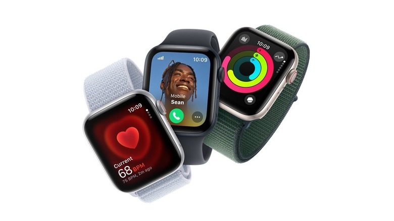 Apple Watch SE three devices