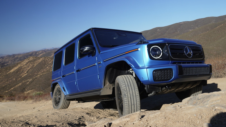 2025 Mercedes-Benz G 580 with EQ Technology front wheel articulation