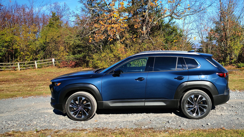 Side view of the 2025 Mazda CX-50 Hybrid